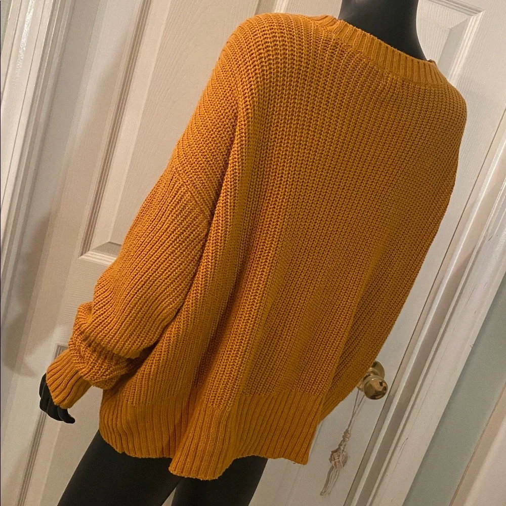 a.n.a Women's Crew Neck Knit Sweater